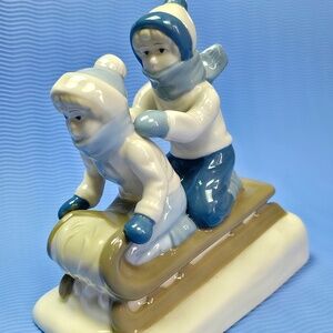 Rare Vintage 80s Porcelain Figurine Cottagecore Collectible 6”